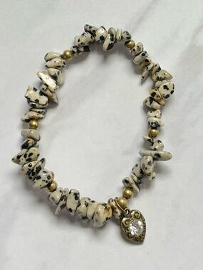 Gold Heart Charm Beaded Stretch Bracelet with White and Black Stone Chips